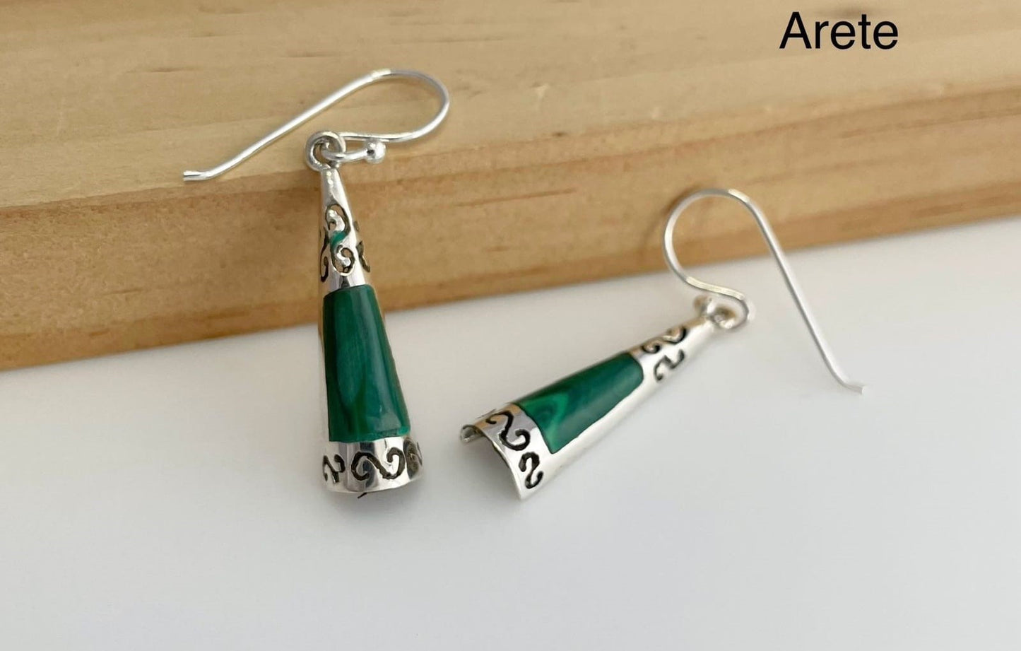 Aretes esculturales color verde