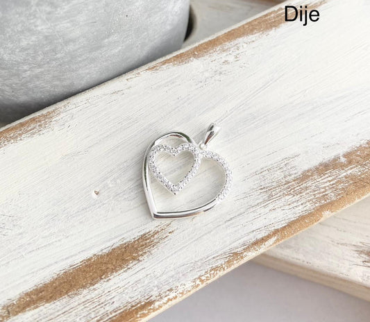 Dije Corazón de plata, símbolo de amor y elegancia